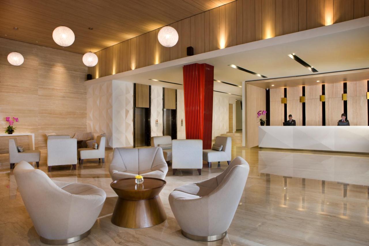 Hotel Santika Mega City Bekasi Exterior foto