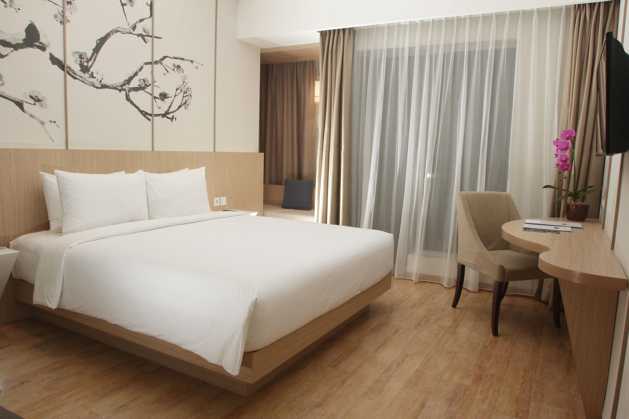 Hotel Santika Mega City Bekasi Exterior foto